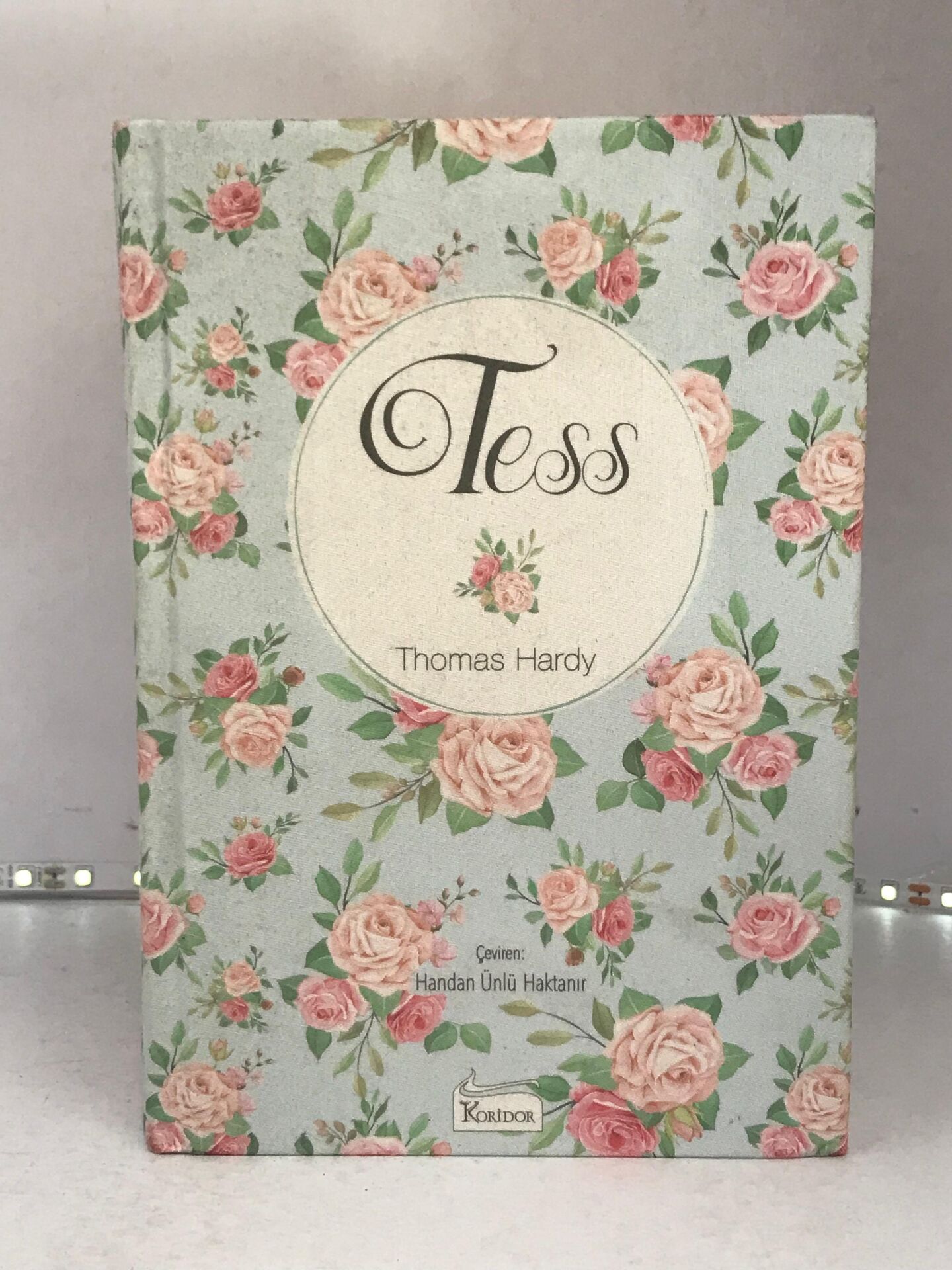 Tess Bez Ciltli