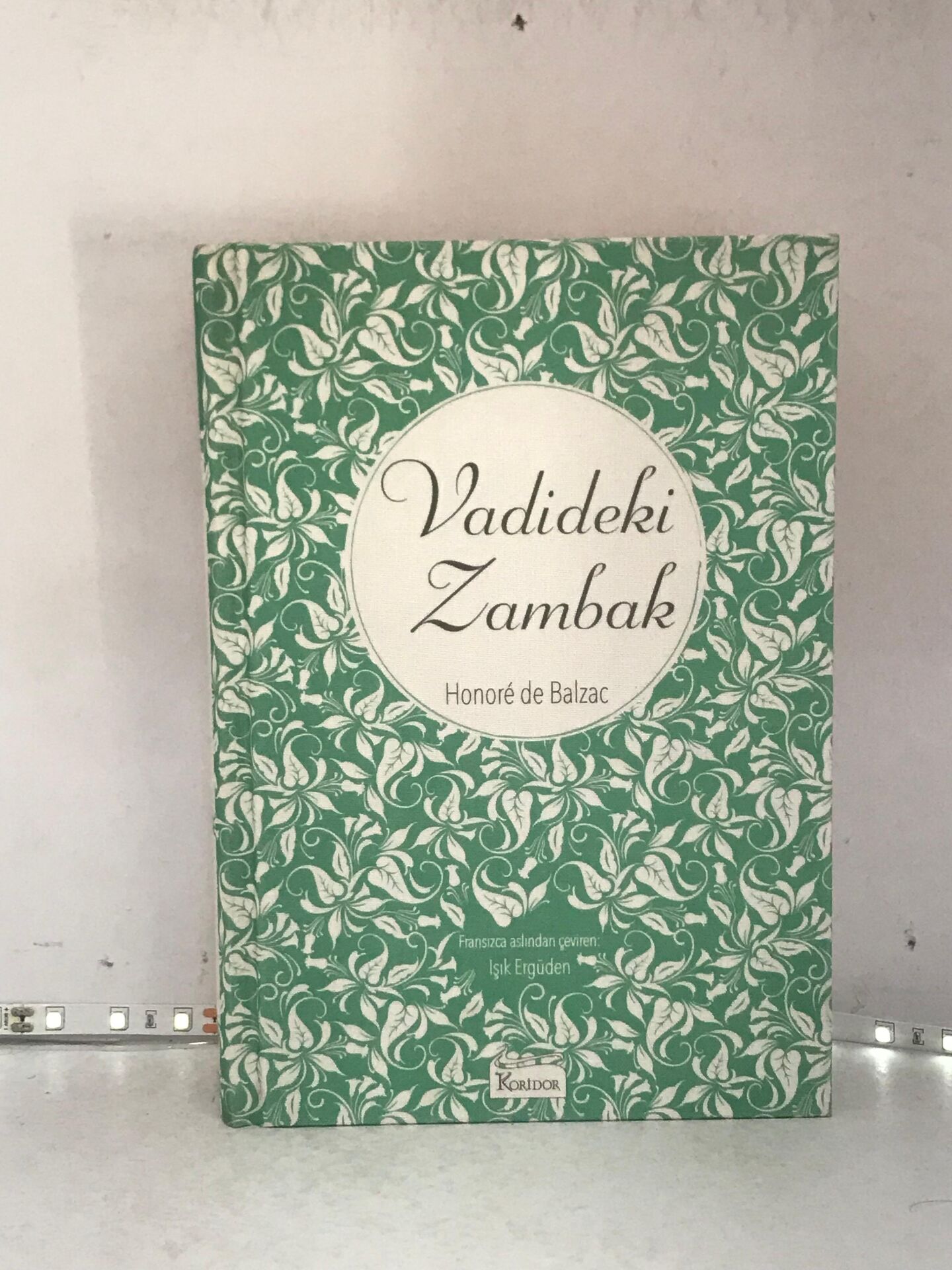 Vadideki Zambak Bez Ciltli