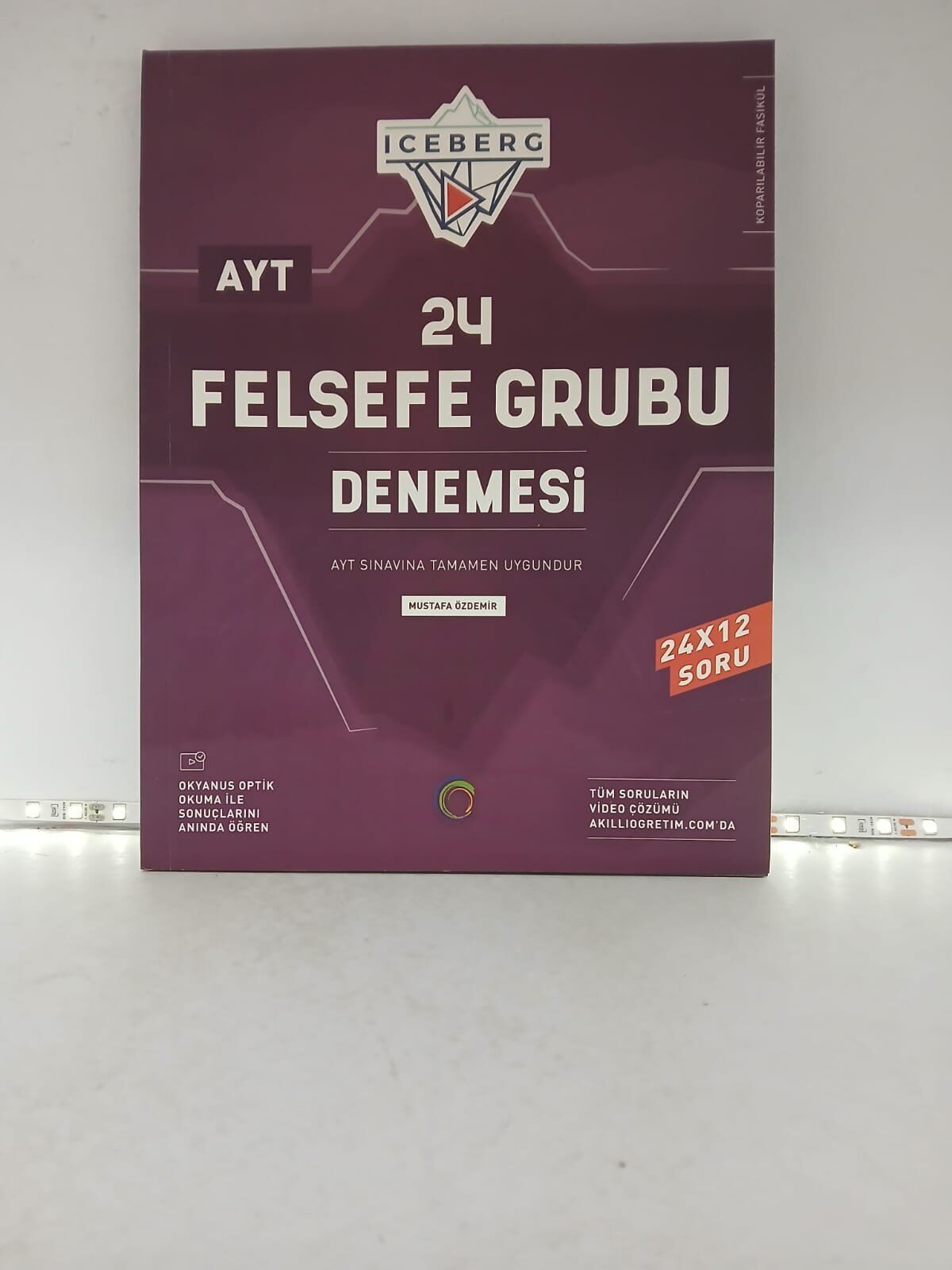 Ayt Iceberg 24 Felsefe Grubu Denemesi